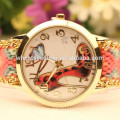 2015 nouvelle conception rouge talon a main wooven rétro montre bracelet